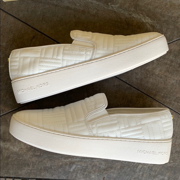 MICHAEL KORS TEDDY SLIP ON NAPPA PU OPTIC WHITE - Picture 13 of 16